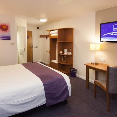 Premier Inn Bournemouth East מראה חיצוני תמונה