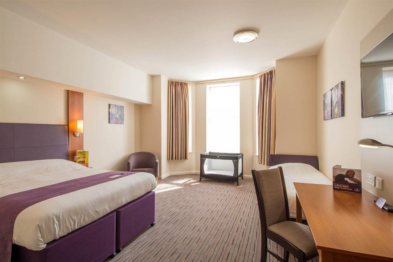 Premier Inn Bournemouth East מראה חיצוני תמונה