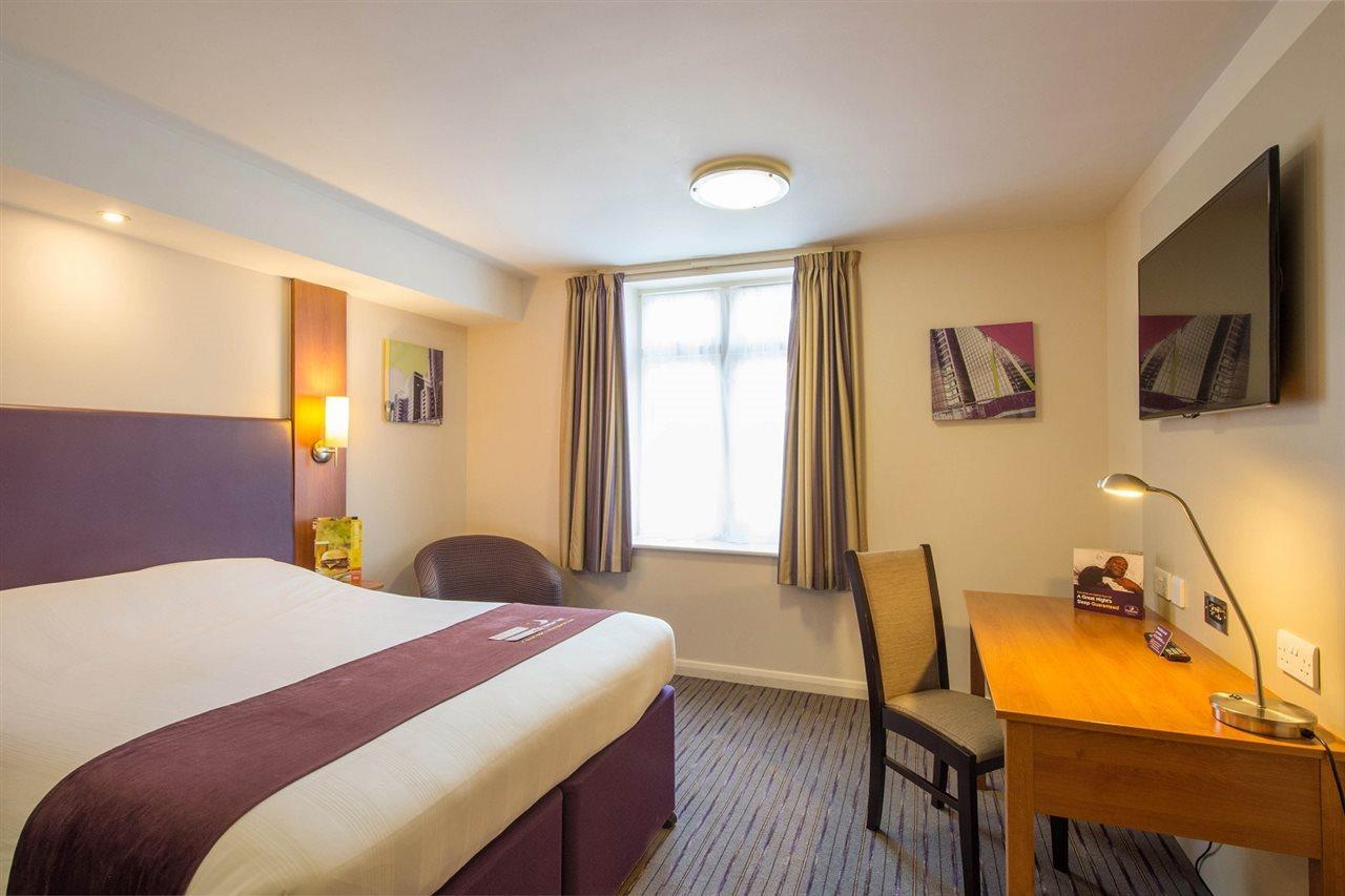Premier Inn Bournemouth East מראה חיצוני תמונה