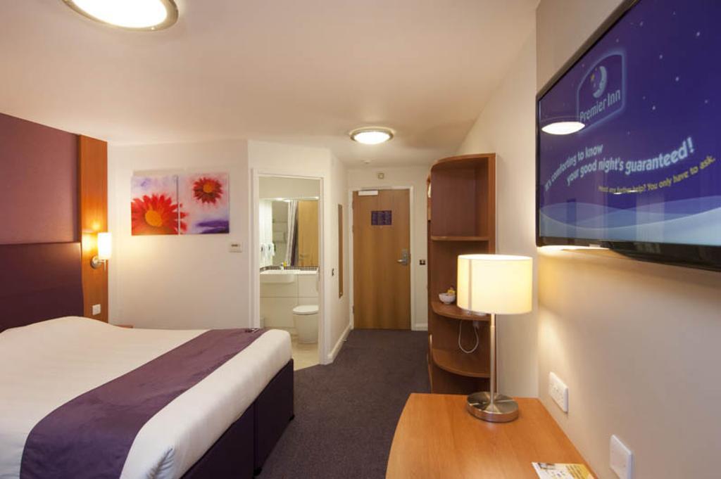 Premier Inn Bournemouth East מראה חיצוני תמונה